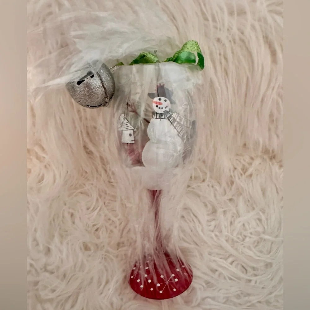 🍓6/$15🍓 Gift Wrapped Christmas Snowman Wine Glass